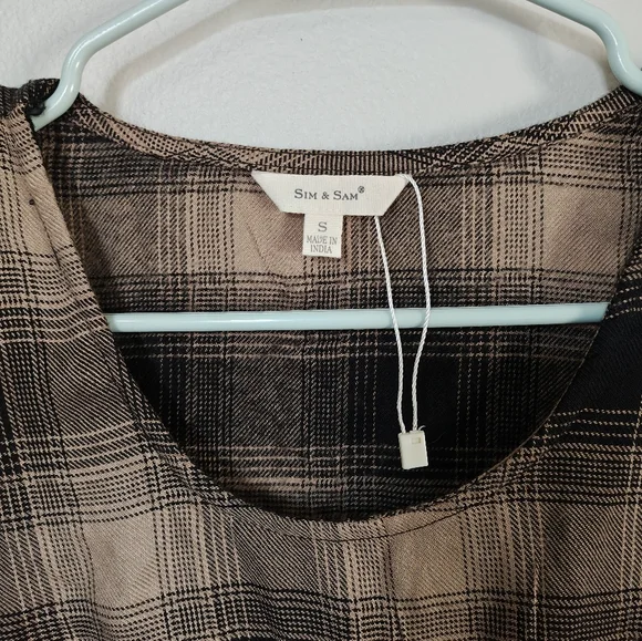 Sim & Sam Plaid Cropped Balloon Sleeve Top - Picture 3 of 6